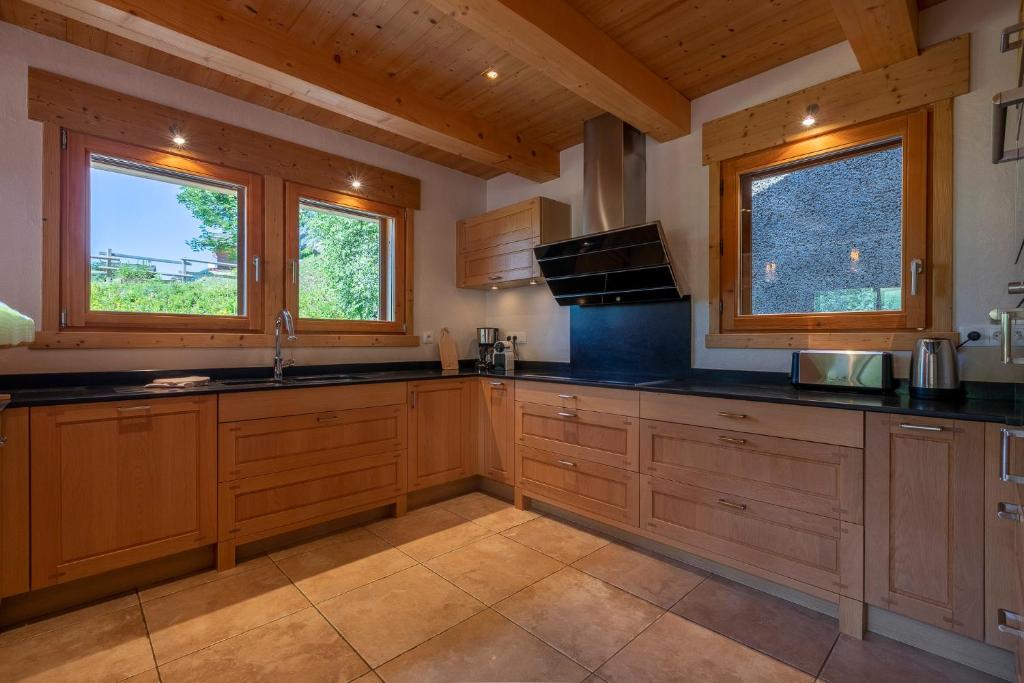 Chalet Les Bognettes 10 personnes chalet pied des pistes 15