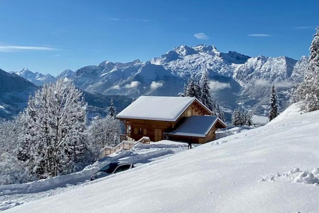 Chalet Lucyvon exceptional view chalet pied des pistes 2