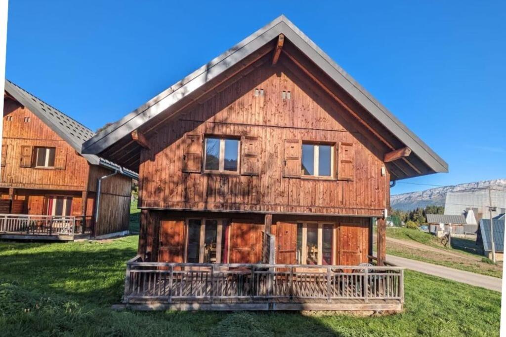 Chalet MOKI acces piscine sauna gite pied des pistes