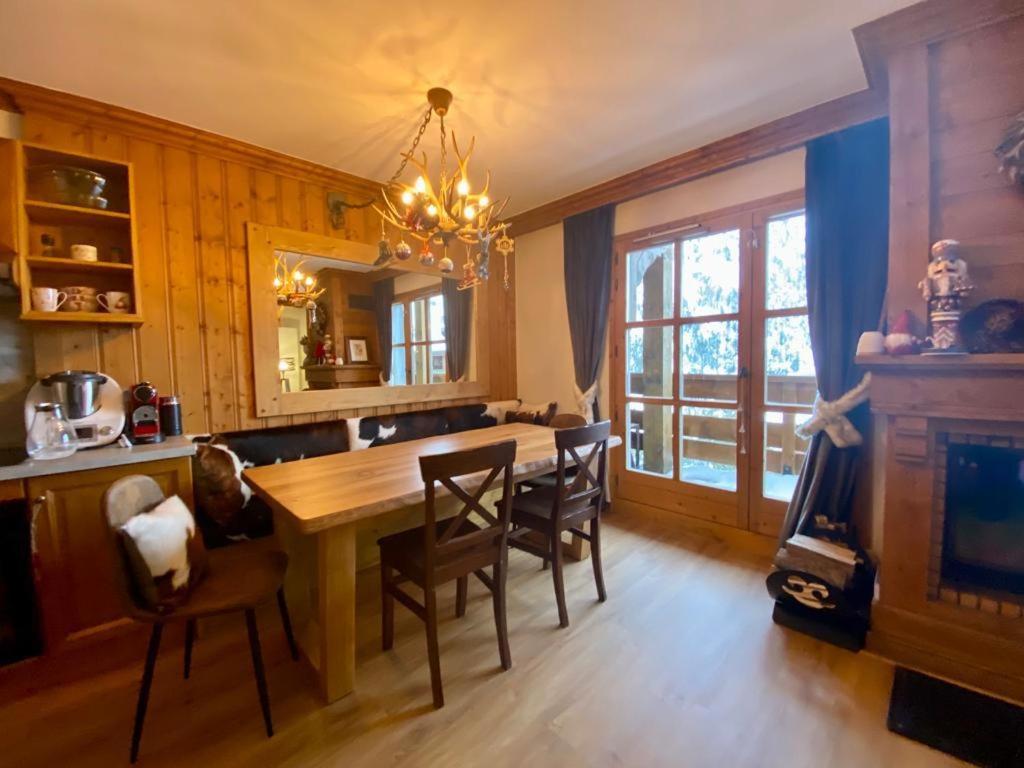 Chalet Mont Blanc Arc 1950 Ski in Ski out 2 bed duplex sleeps 8 appartement pied des pistes 1