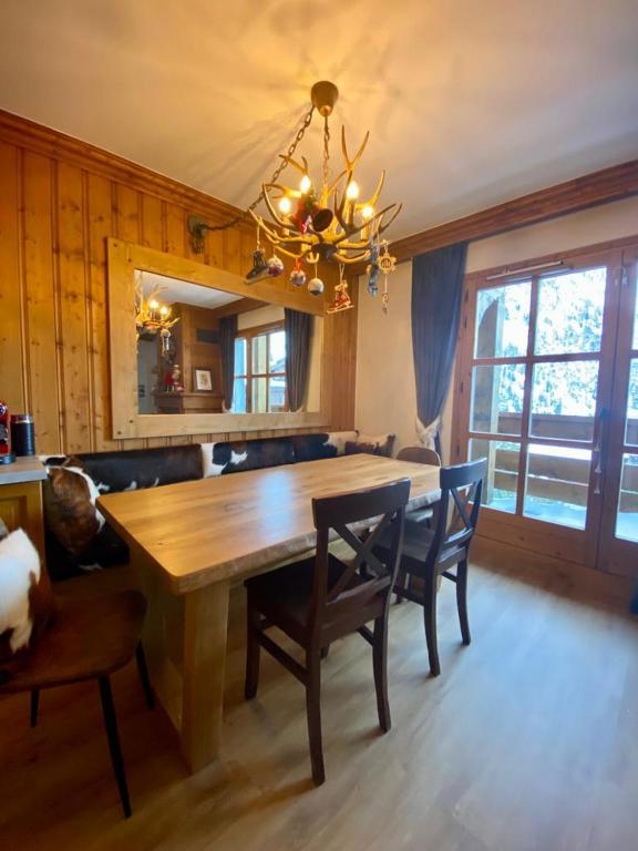Chalet Mont Blanc Arc 1950 Ski in Ski out 2 bed duplex sleeps 8 appartement pied des pistes 4