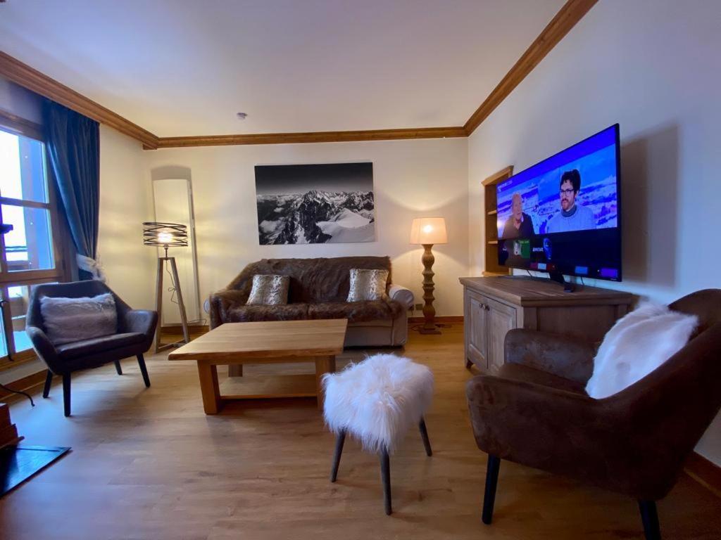Chalet Mont Blanc Arc 1950 Ski in Ski out 2 bed duplex sleeps 8 appartement pied des pistes 6