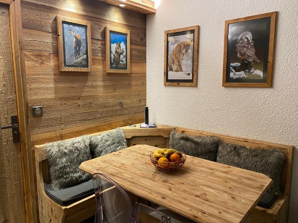 Chalet Olympie Appartement avec balcon et vue montagne ski aux pieds Meribel Mottaret appartement pied des pistes 14