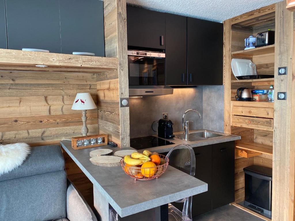 Chalet Olympie Appartement avec balcon et vue montagne ski aux pieds Meribel Mottaret appartement pied des pistes 3