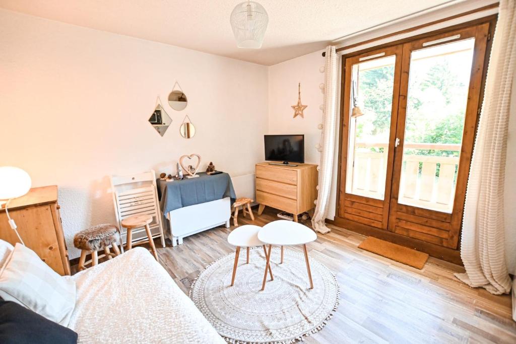 Chalet Style Studio Near The Slopes appartement pied des pistes 9