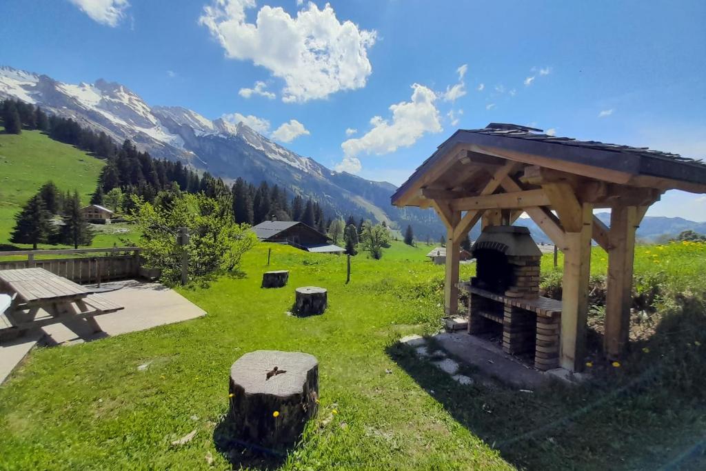 Chalet at the foot of the Nordic domain chalet pied des pistes 11