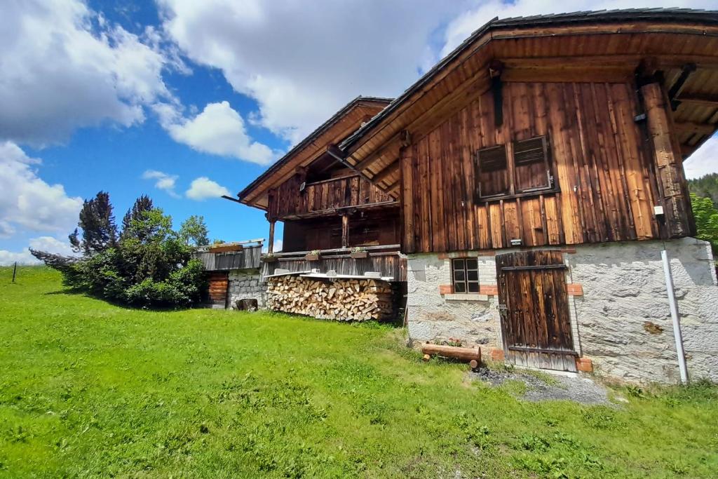 Chalet at the foot of the Nordic domain chalet pied des pistes 12