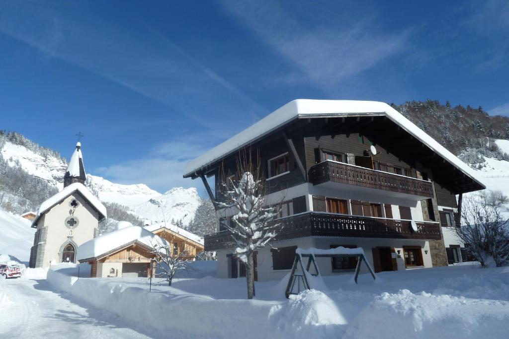 Chalet les Arcosses appartement pied des pistes