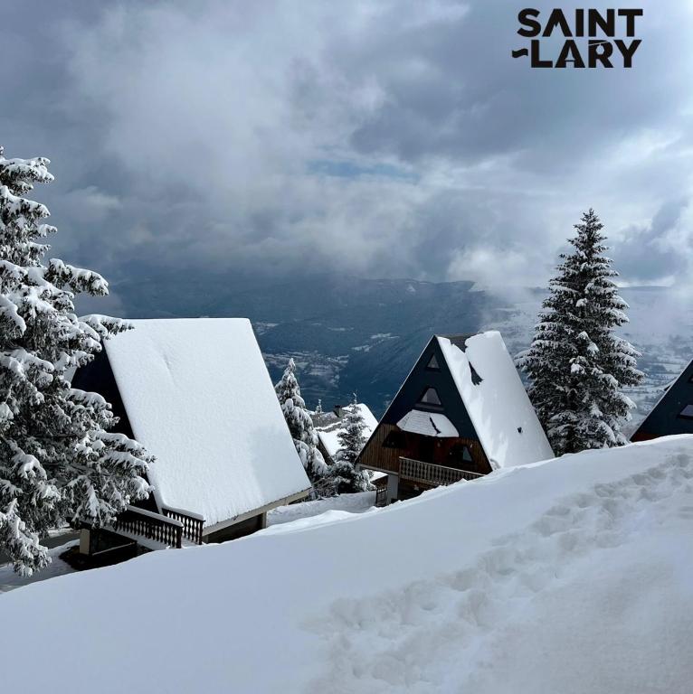 Chalet moderne classe 4 etoiles a St Lary En altitude 100m des pistes chalet pied des pistes 8