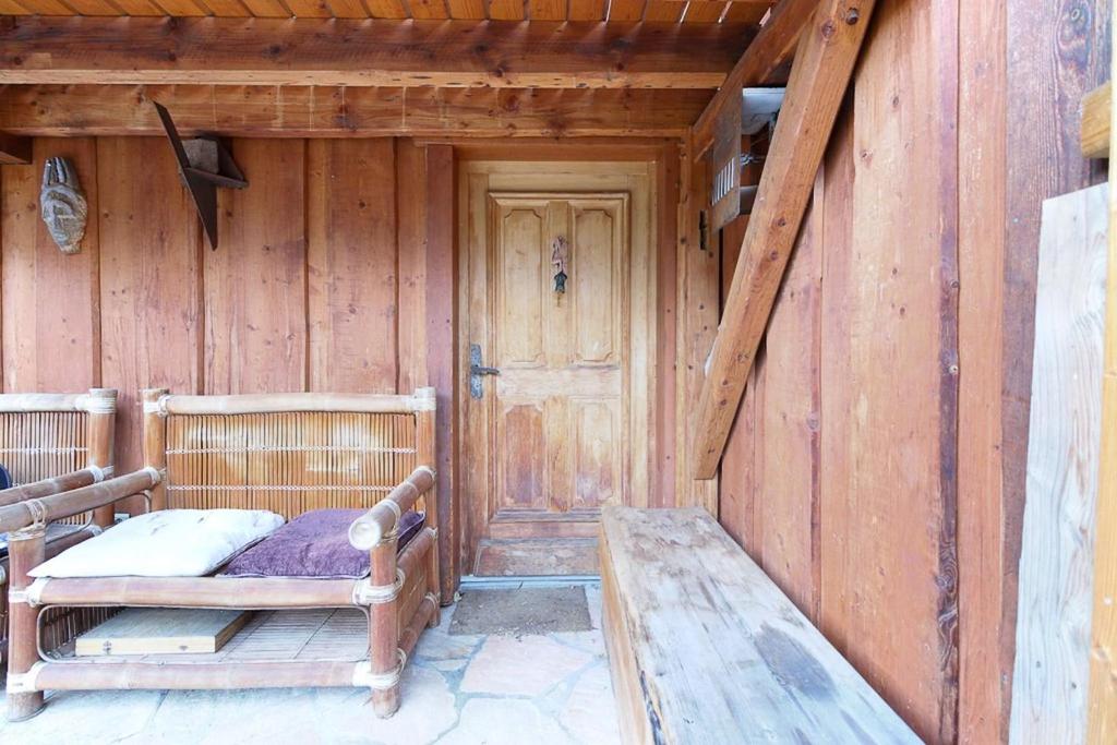 Chalet of the 5 Chardons ski in ski out chalet pied des pistes 13