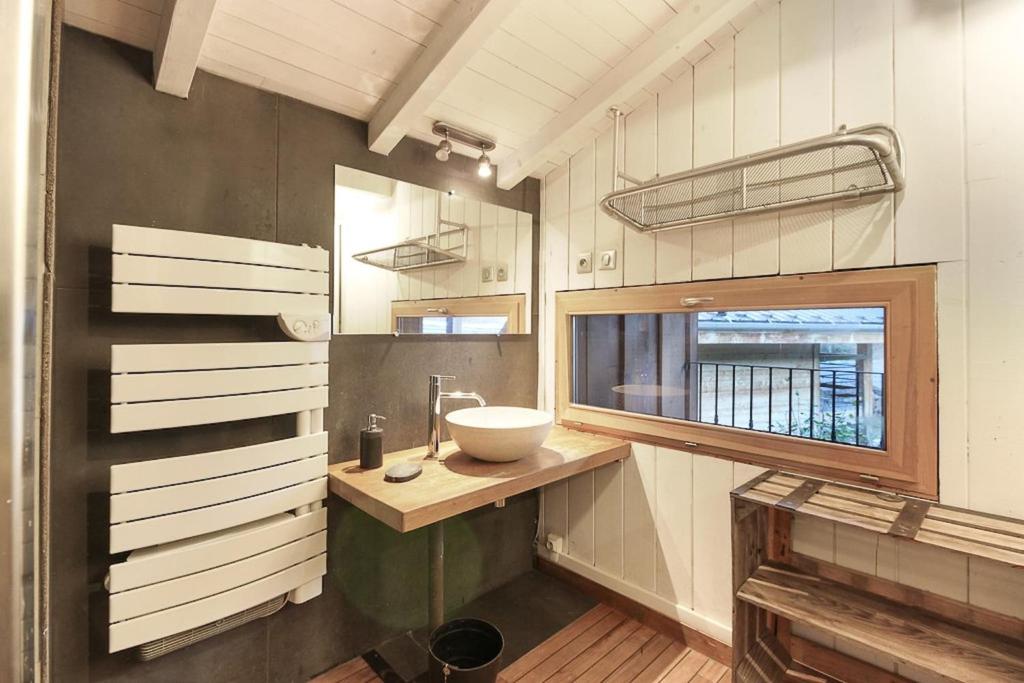 Chalet of the 5 Chardons ski in ski out chalet pied des pistes 2