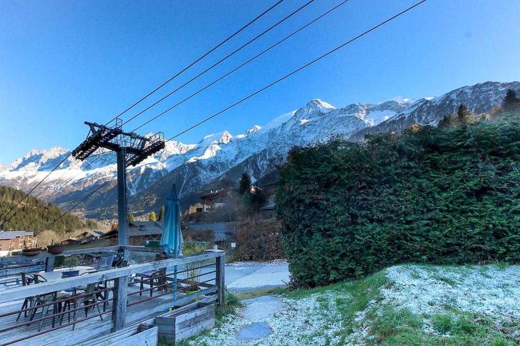 Chalet of the 5 Chardons ski in ski out chalet pied des pistes 8