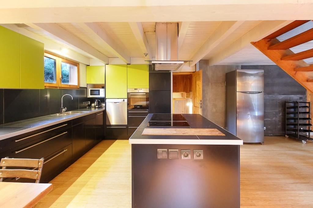 Chalet of the 5 Chardons ski in ski out chalet pied des pistes 9