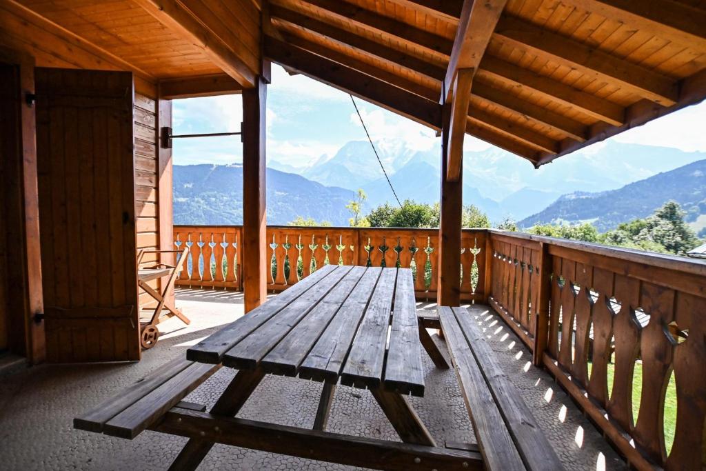 Chalet paisible de 170m avec jolie TERRASSE chalet pied des pistes 1