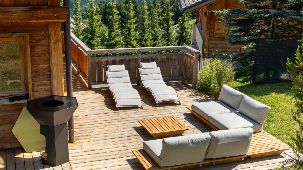 Chalet sur les pistes aux Communailles face au Mont BIanc chalet pied des pistes 12