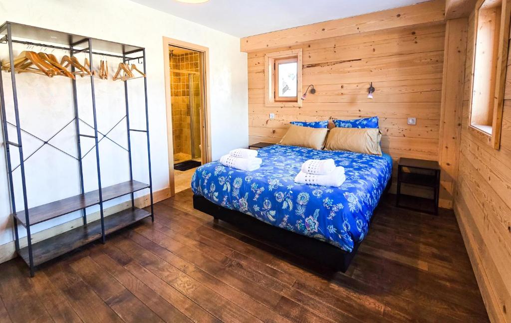 Chalet sur les pistes aux Communailles face au Mont BIanc chalet pied des pistes 17