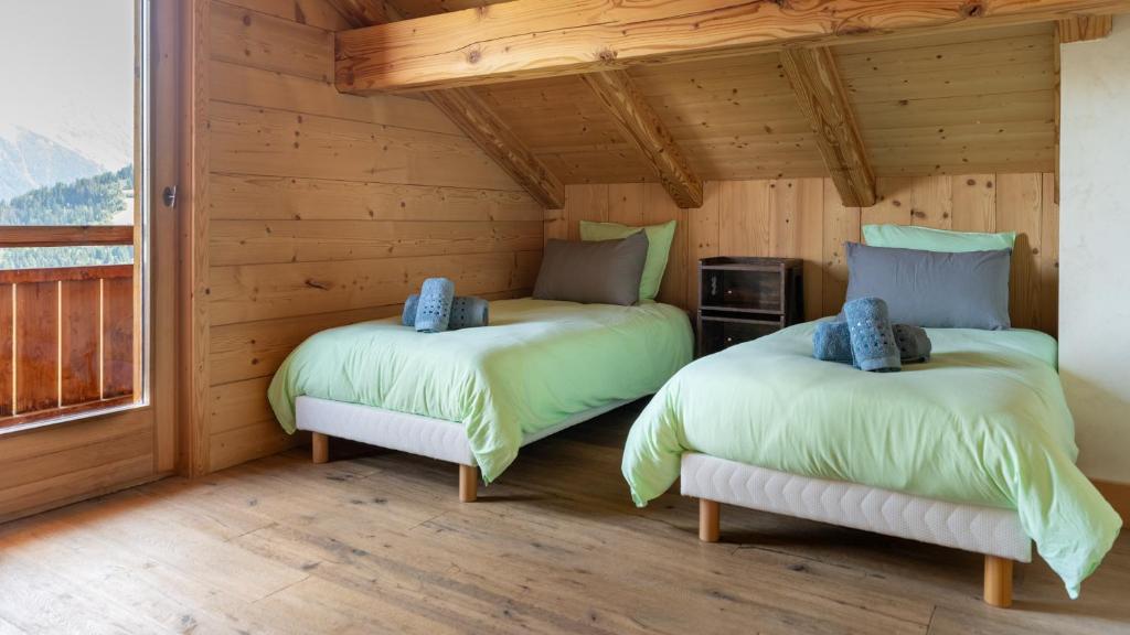 Chalet sur les pistes aux Communailles face au Mont BIanc chalet pied des pistes 6