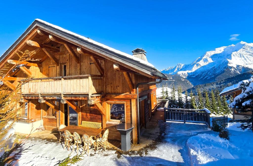 Chalet sur les pistes aux Communailles face au Mont BIanc chalet pied des pistes 9