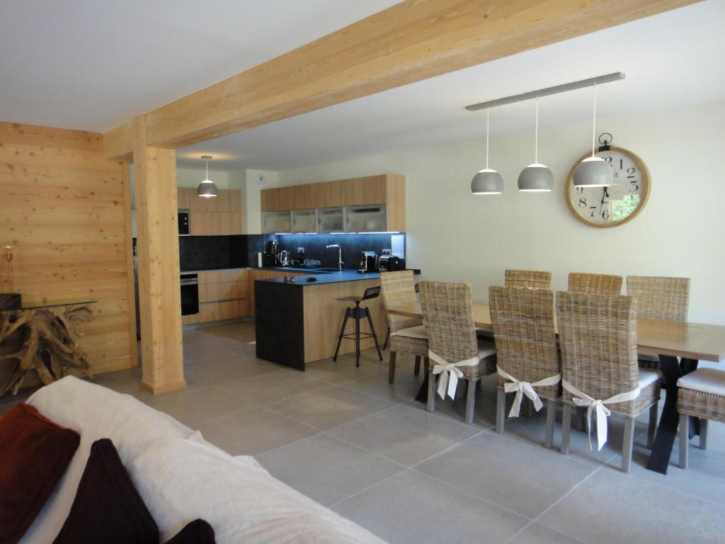 Chalet. Les Fermes de Vars appartement pied des pistes 3