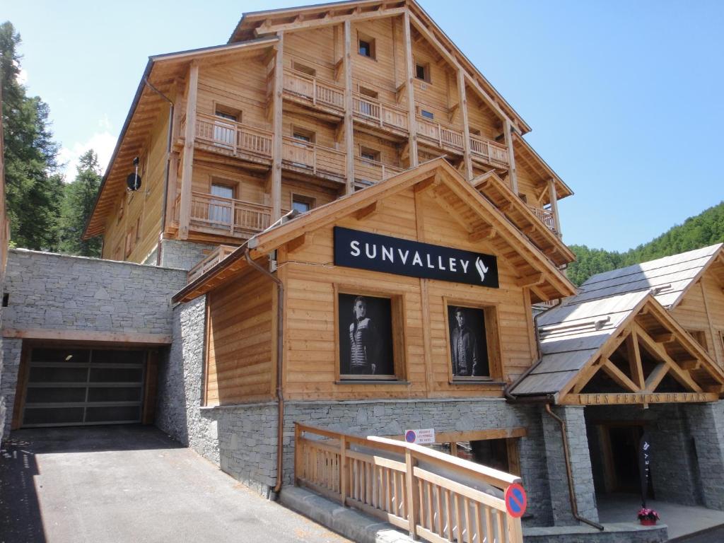 Chalet. Les Fermes de Vars appartement pied des pistes 8