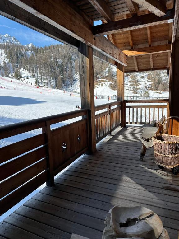 Chalet. Les Fermes de Vars appartement pied des pistes