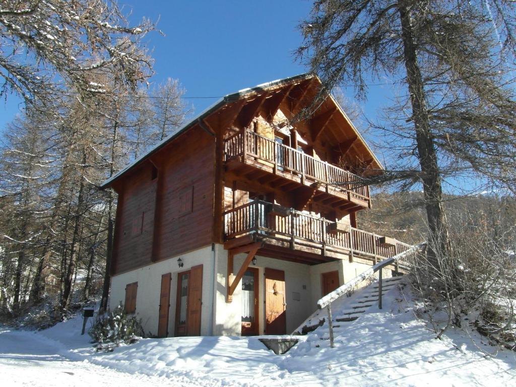 ChaletauxOrres au pied des pistes et skis aux pieds chalet pied des pistes 2