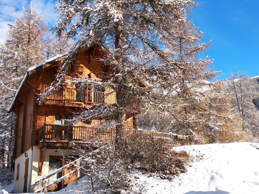 ChaletauxOrres au pied des pistes et skis aux pieds chalet pied des pistes