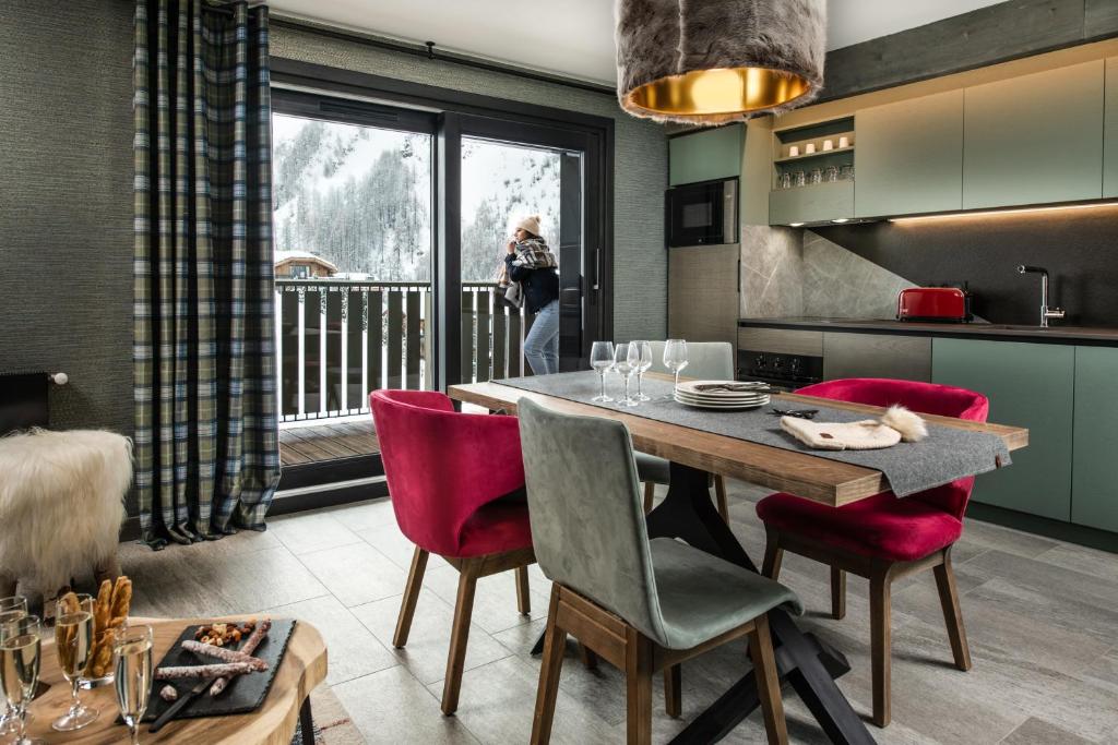 Chalets Izia Village Montana appartement pied des pistes 16