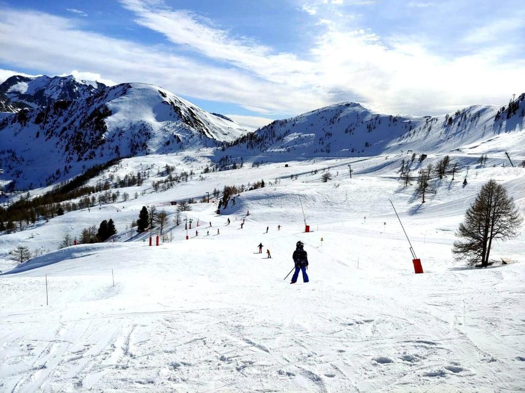 Charmant 2 pieces renove coeur station ISOLA 2000 appartement pied des pistes 5