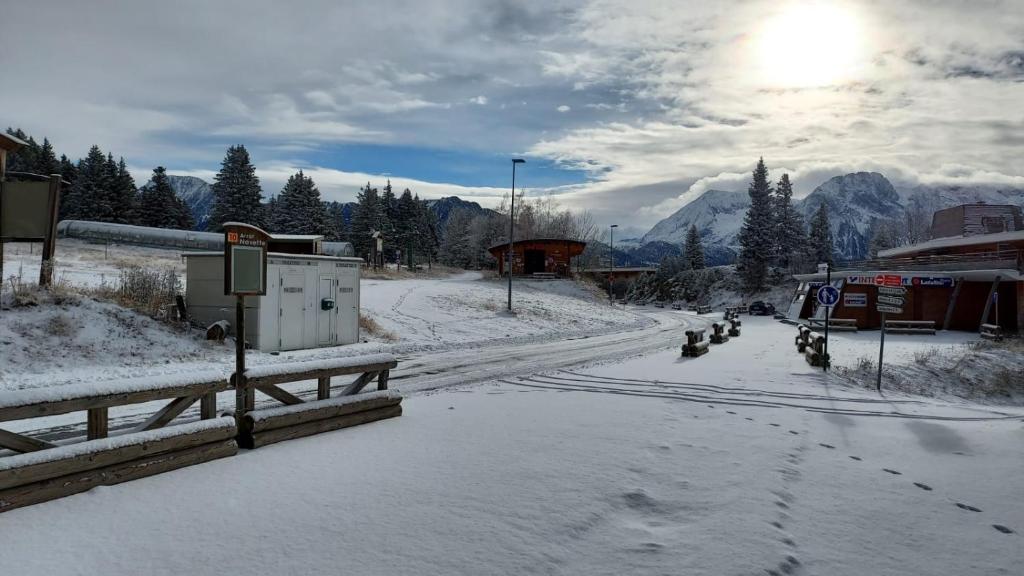 Charmant appartement confortable pour 6 personnes 40m2 pied pistes wifi parking appartement pied des pistes 19