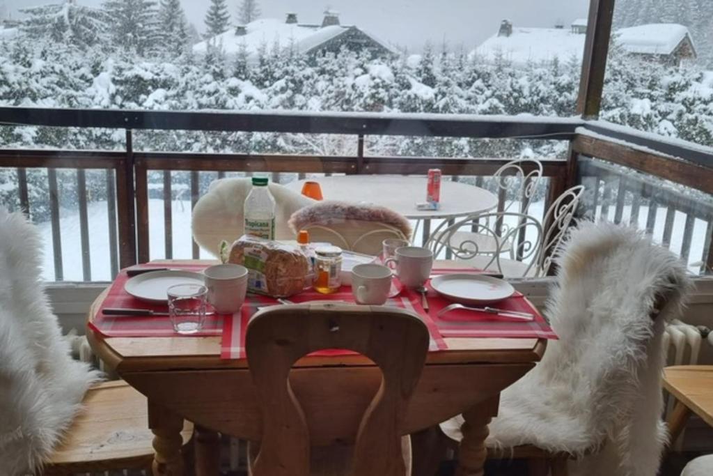 Charmant appt avec BALCON et PISCINE a Argentiere appartement pied des pistes 1