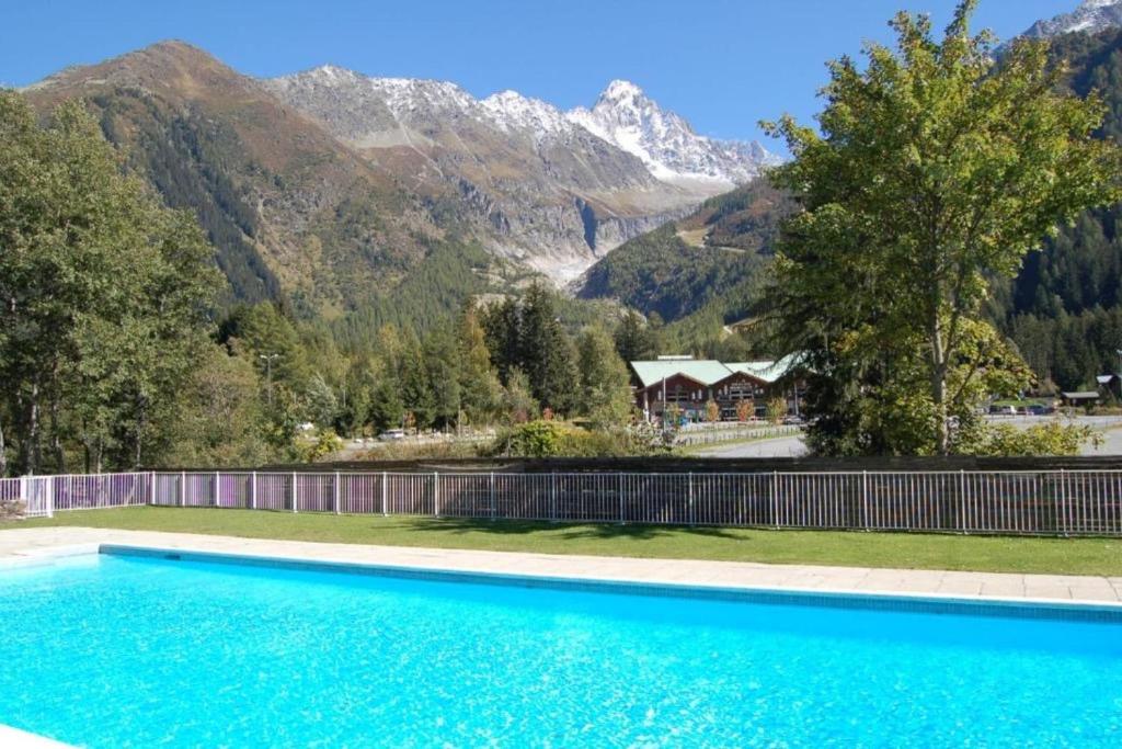 Charmant appt avec BALCON et PISCINE a Argentiere appartement pied des pistes 10