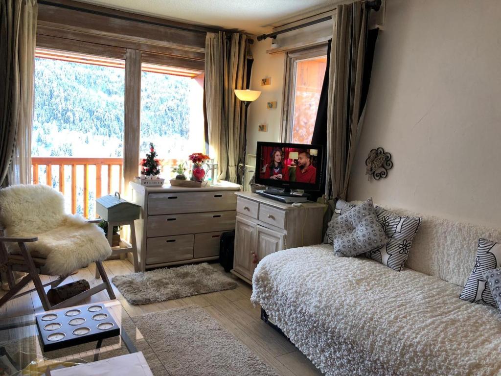 Charmant studio a Meribel avec cheminee appartement pied des pistes 4