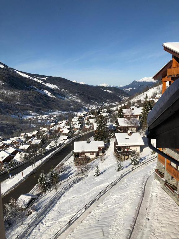 Charmant studio a Meribel avec cheminee appartement pied des pistes 5