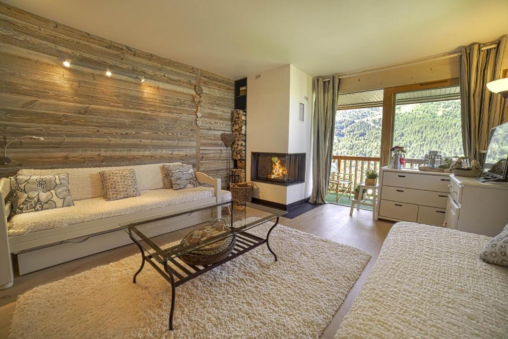 Charmant studio a Meribel avec cheminee appartement pied des pistes