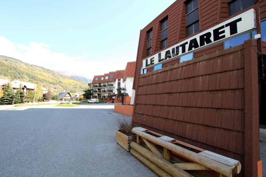 Charming Apartment With Swimming Pool appartement pied des pistes 11