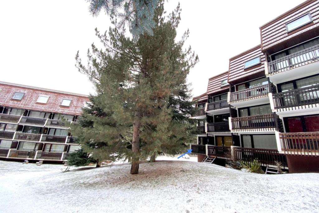 Charming Apartment With Swimming Pool appartement pied des pistes 12