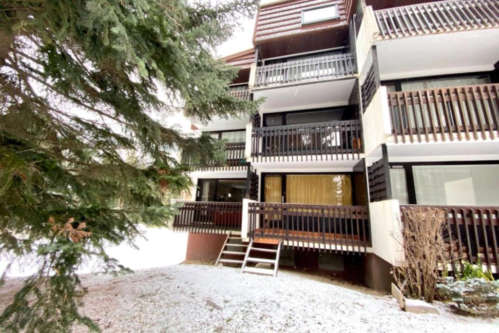Charming Apartment With Swimming Pool appartement pied des pistes 18