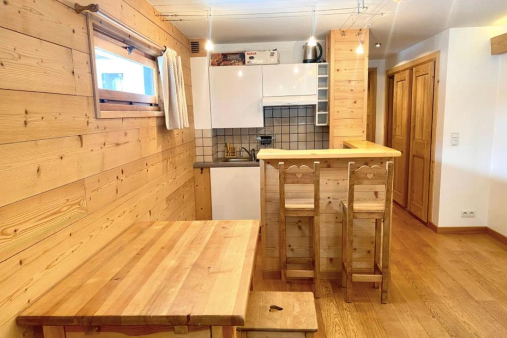 Charming Apartment With Swimming Pool appartement pied des pistes 2