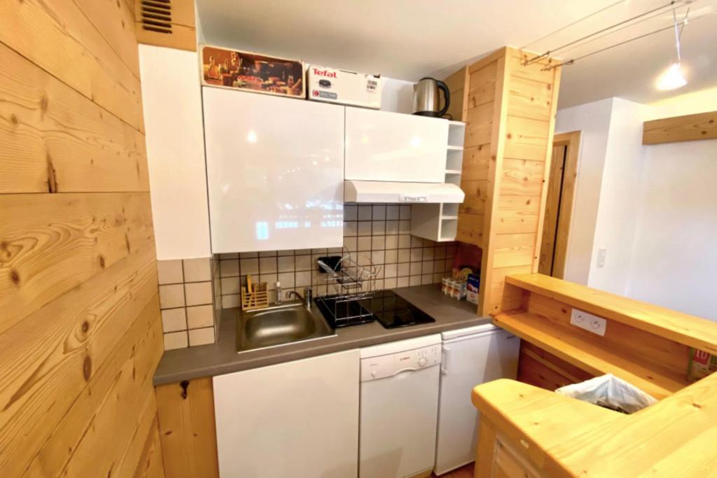 Charming Apartment With Swimming Pool appartement pied des pistes 4