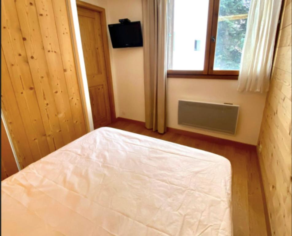 Charming Apartment With Swimming Pool appartement pied des pistes 6