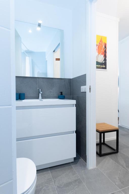 Charming Studio With Balcony And View In Chamonix appartement pied des pistes 7