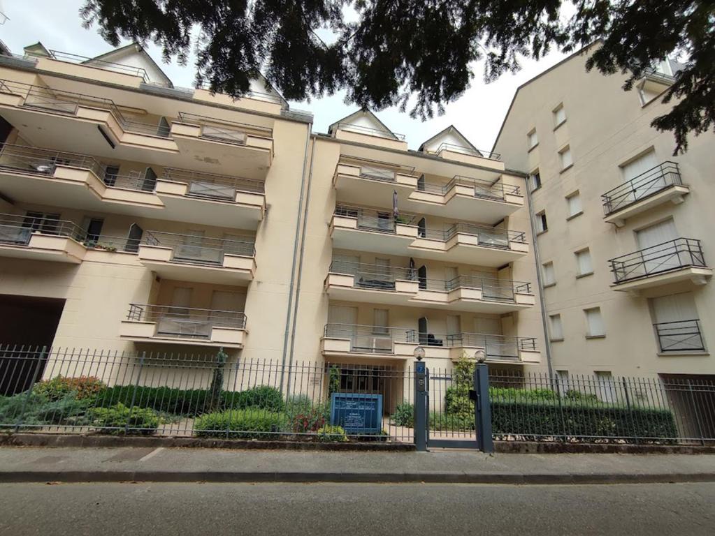 Chez Jacques et Christine charmant T2 bis parking gratuit proche thermes wifi 4 personnes appartement pied des pistes 5