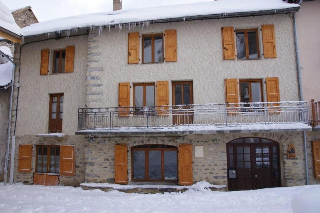 Chez Jean Pierre Room 1pers in a 17th century house n 6 gite pied des pistes 9