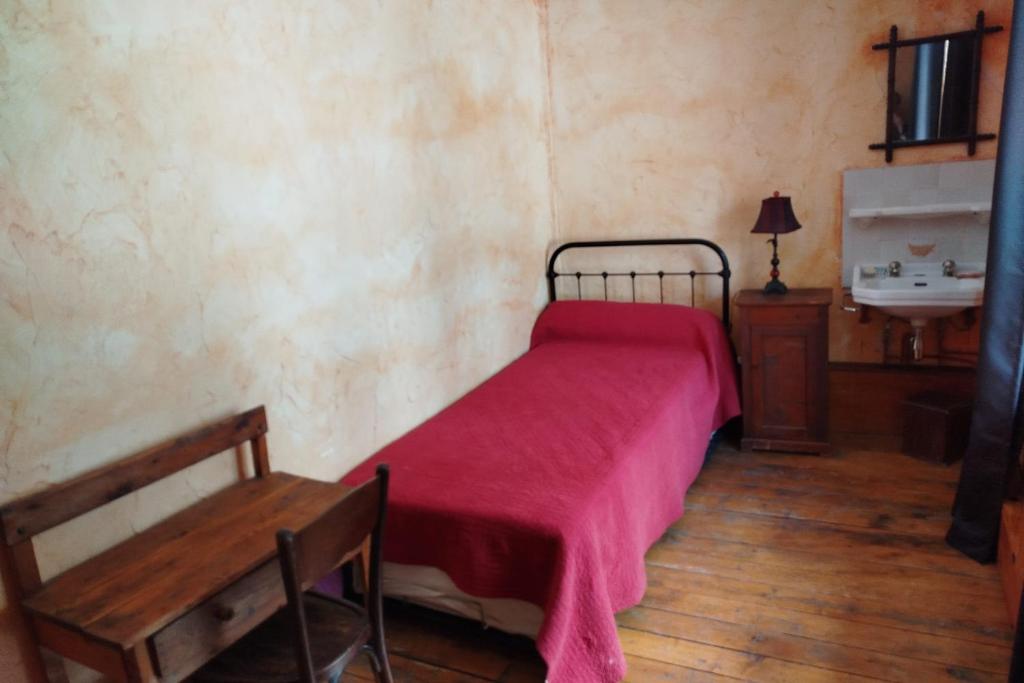 Chez Jean Pierre Room 1pers in a 17th century house n 6 gite pied des pistes