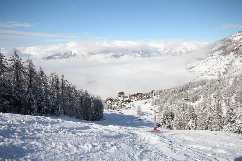 Cocon daltitude Studio avec vue sur les pistes appartement pied des pistes 9