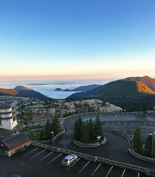 Cocon montagnard acces direct aux Pistes et GR10 appartement pied des pistes 4