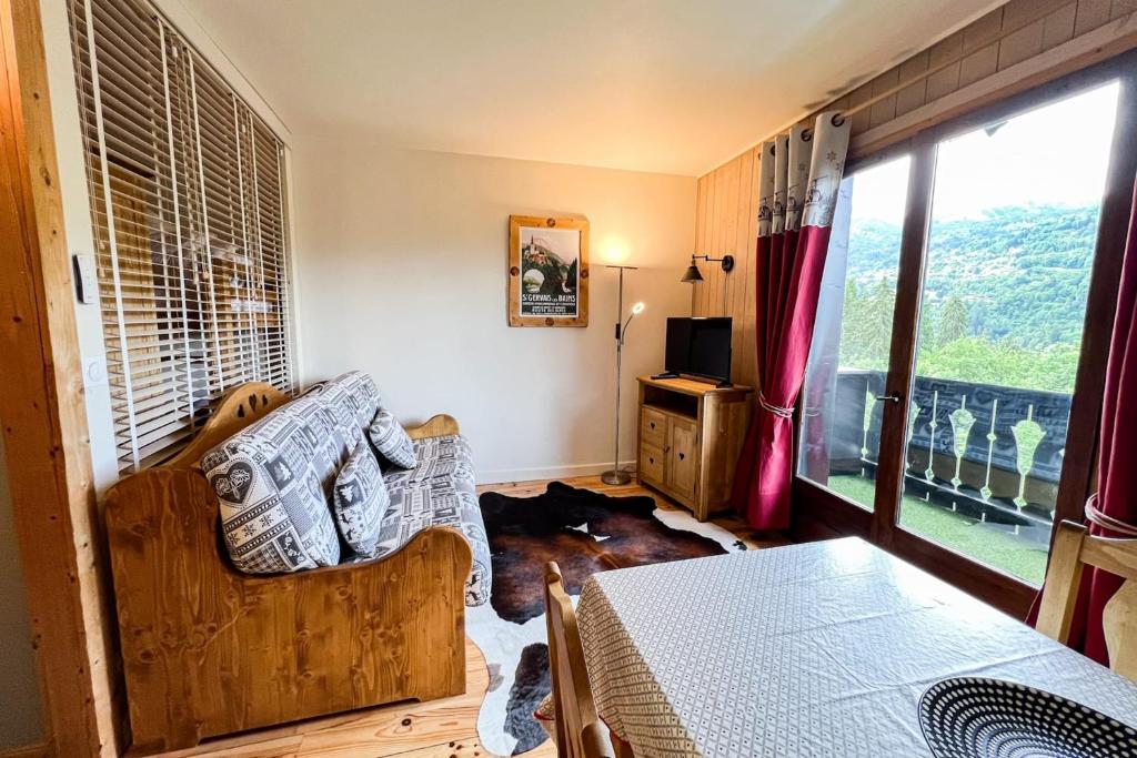 Comfortable studio with pool and view appartement pied des pistes