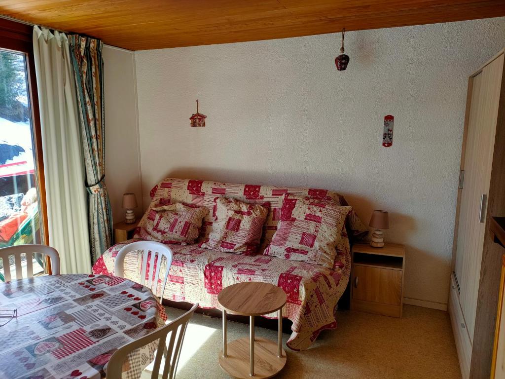 Corbier centre Vostok 32m2 balcon Sud vue pistes Classe Tourisme appartement pied des pistes 1