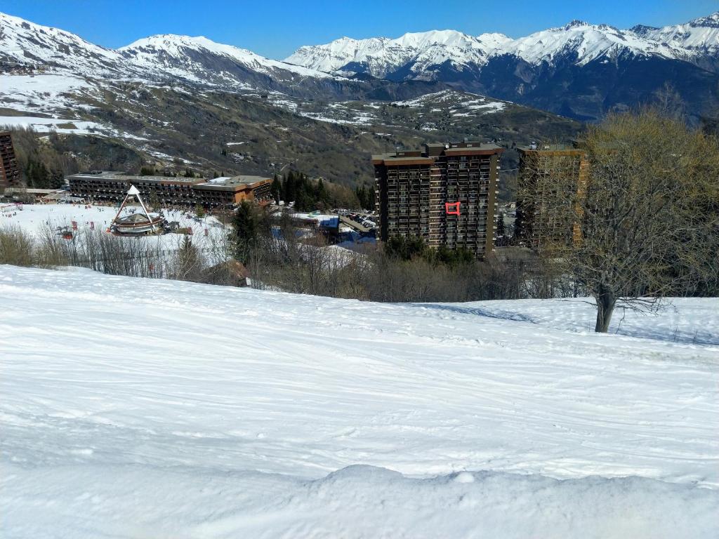 Corbier centre Vostok 32m2 balcon Sud vue pistes Classe Tourisme appartement pied des pistes 9
